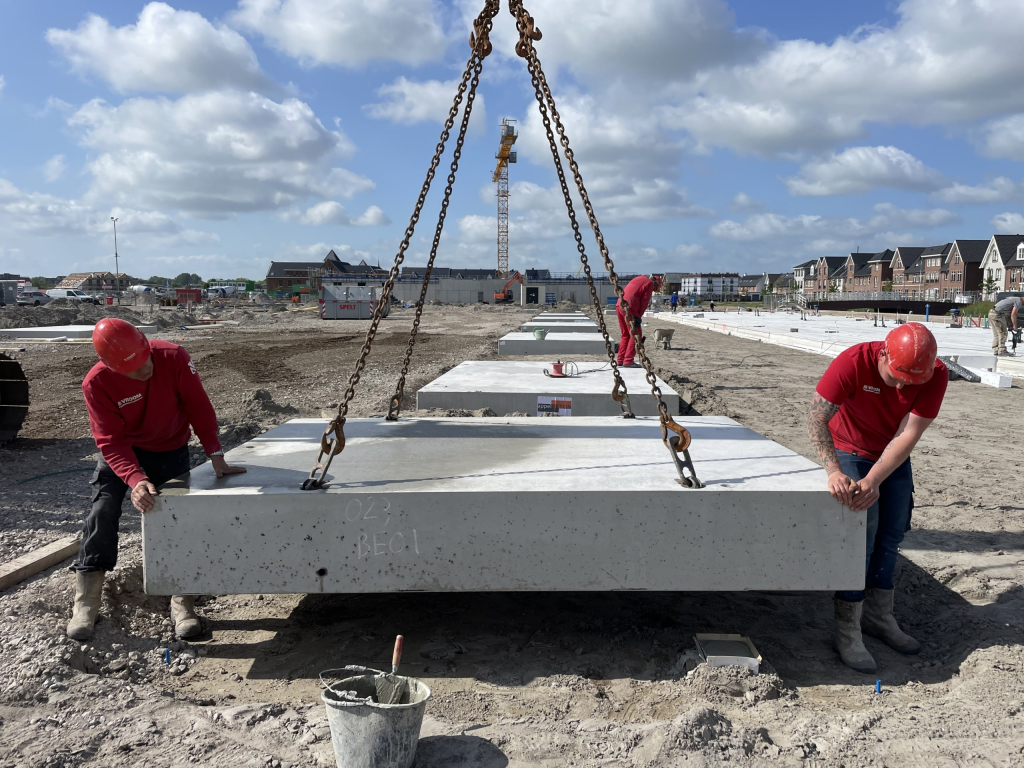 Bergingsvloeren voor 76 woningen
